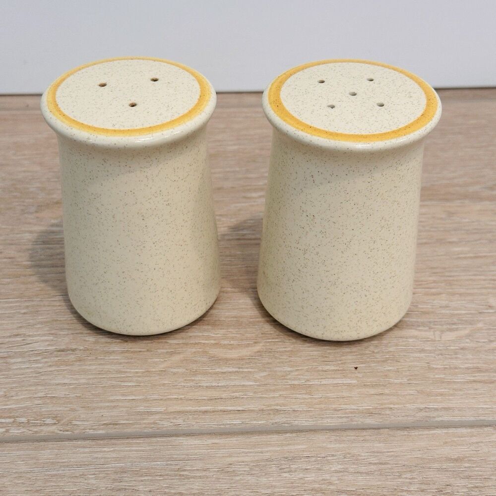 Japan Hearthside Garden Festival Stoneware Salt Pepper Shakers Vintage Speckled